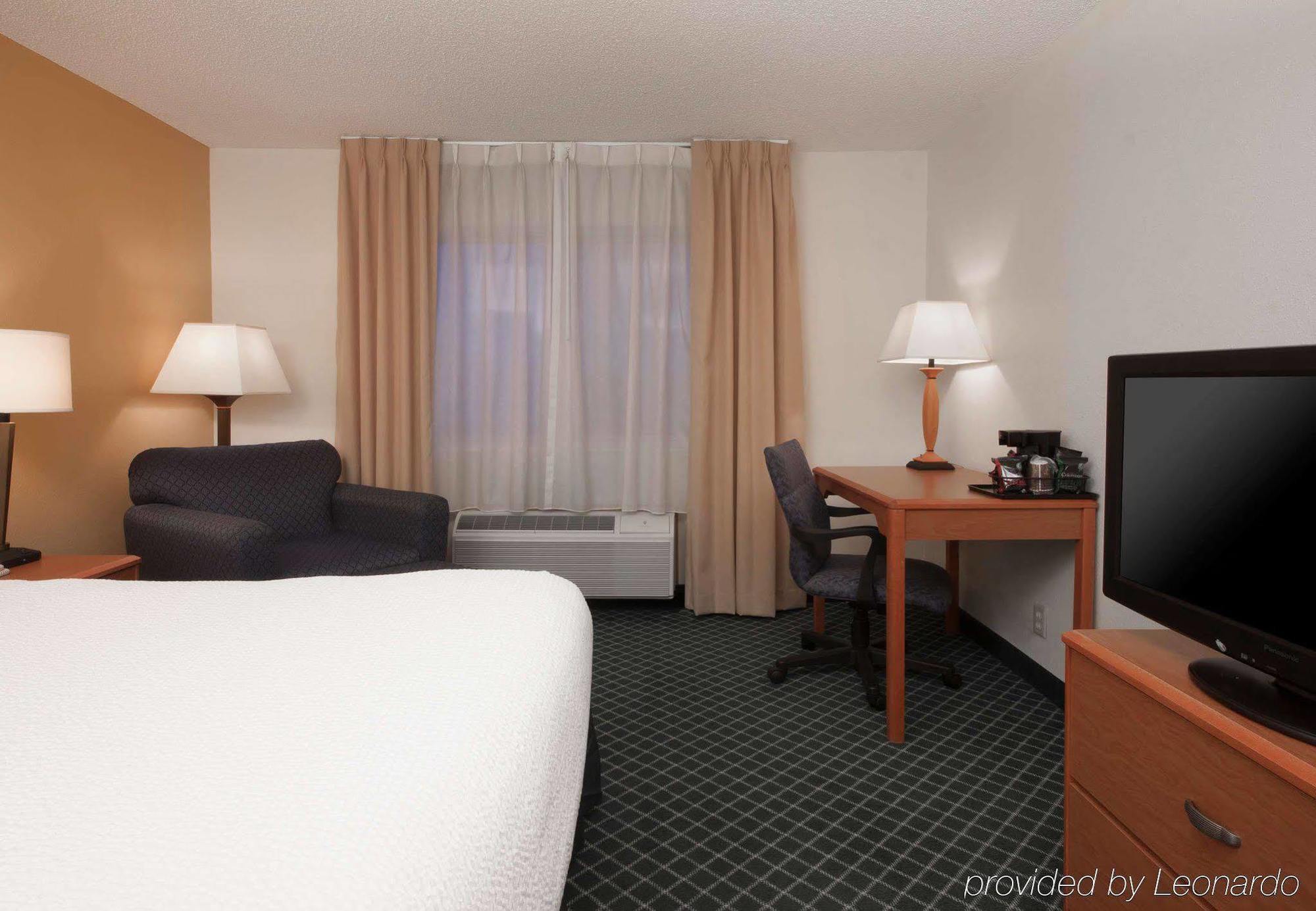 Baymont By Wyndham Coon Rapids Hotel Eksteriør billede
